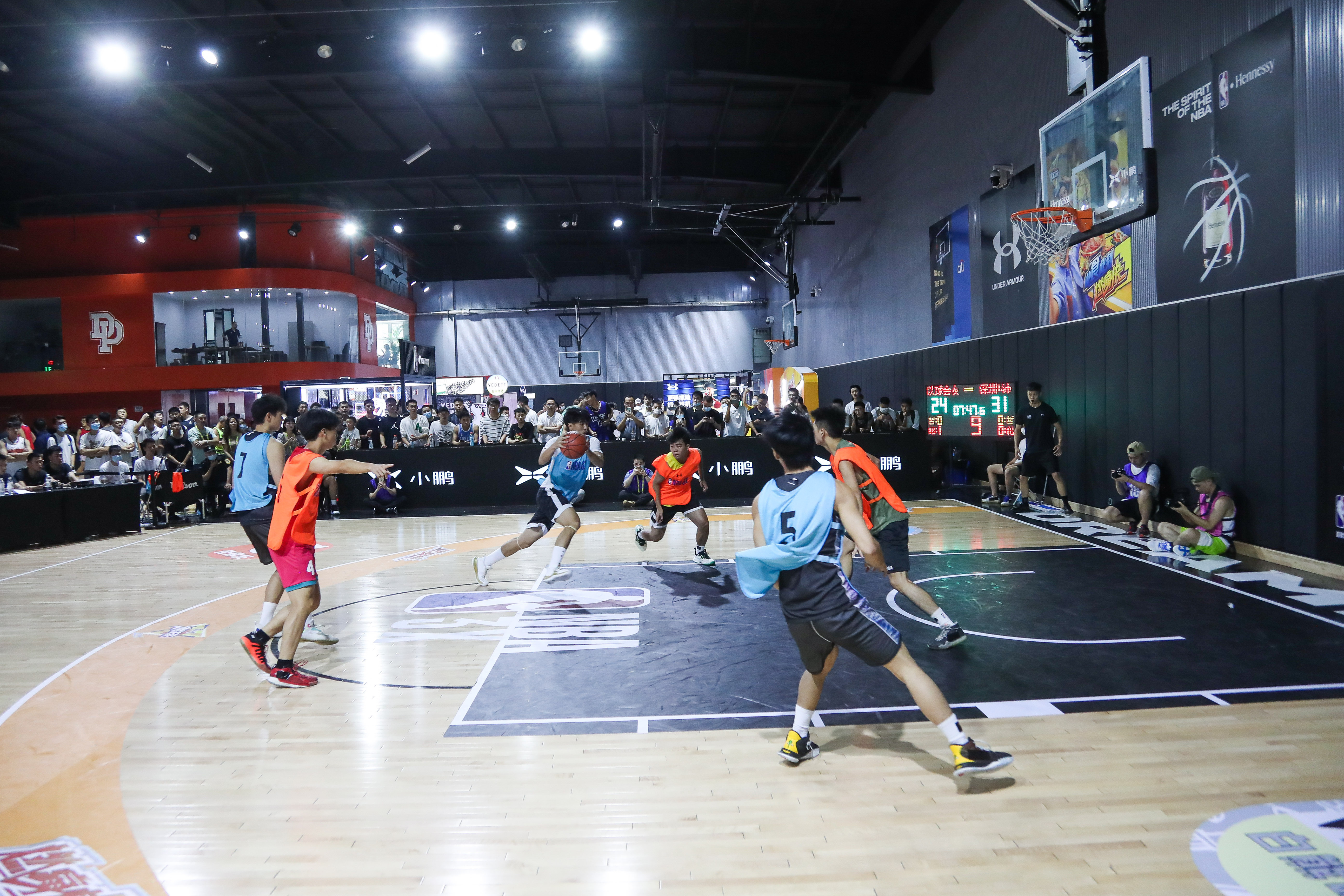 车辆处于静止状态被撞，是否应承担责任？